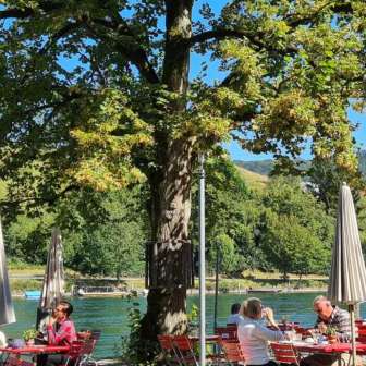 diessenhofen-restaurant-unterhof-rhein-gartenwirtschaft-september