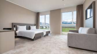 Helles und modernes Zweibettzimmer im b_smart motel