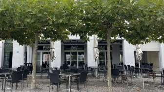 Aussenaufnahme des St. Martins Pub am Platz