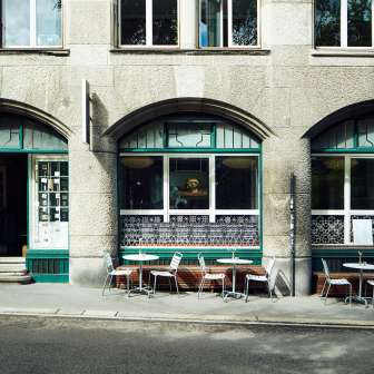 Restaurant Stickerei Aussenansicht