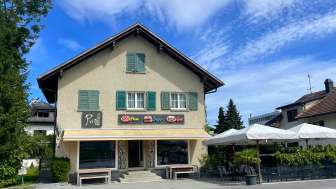 Aussenansicht des Imbiss Pisa Pizza