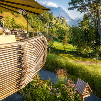Adlernest im Park Hotel Sonnenhof mit Blick auf Schloss Vaduz