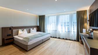 Modern und gemütlich eingerichtetes Doppelzimmer im Alpin Royal Hotel