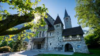 Aussenansicht der Pfarrkirche St. Nikolaus