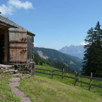 Mulching hut
