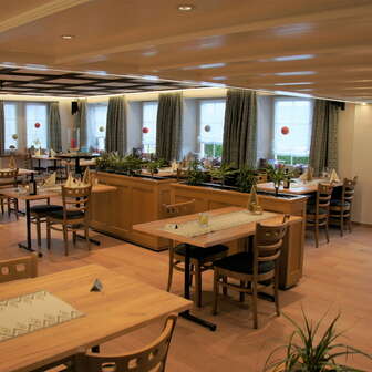 Saal neu 2