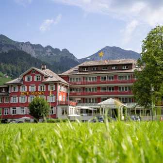 Hotel Sternen Aussenansicht Sommer