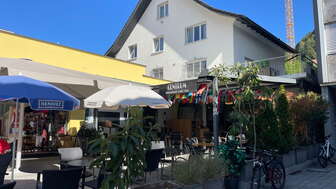 Aussenaufnahme des Centrum Grill & Café