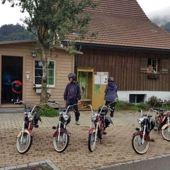 Töffli Gruppe vor der Gold Trophy