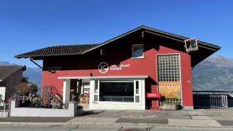 Exterior view of the Kainer restaurant