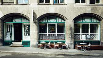Restaurant Stickerei Aussenansicht