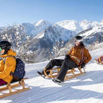 Tobogganing safari in the Glarus region