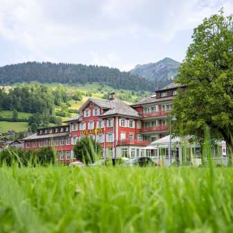 Hotel Sternen Aussenansicht Sommer