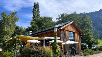Exterior view of the Specki restaurant