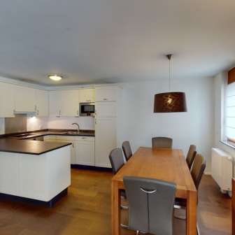 Kitchen & dining area
